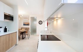 Fl56 - New 3Storey House - Private Entrance & Roof